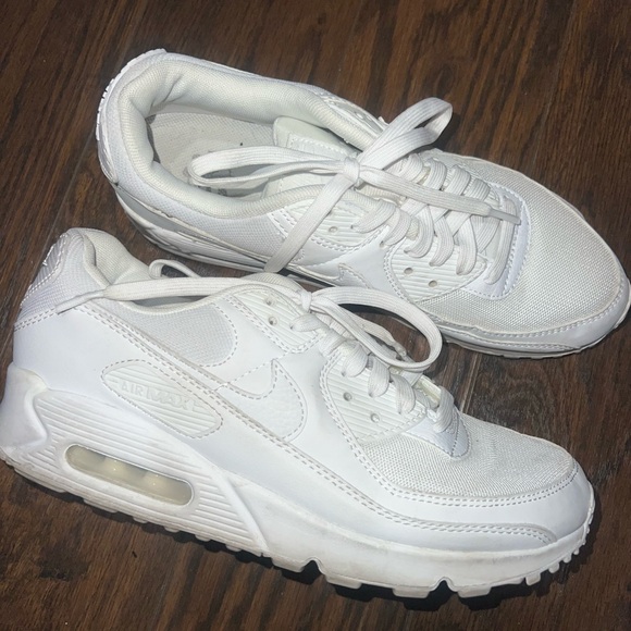 Slightly worn - Picture 3 of 4